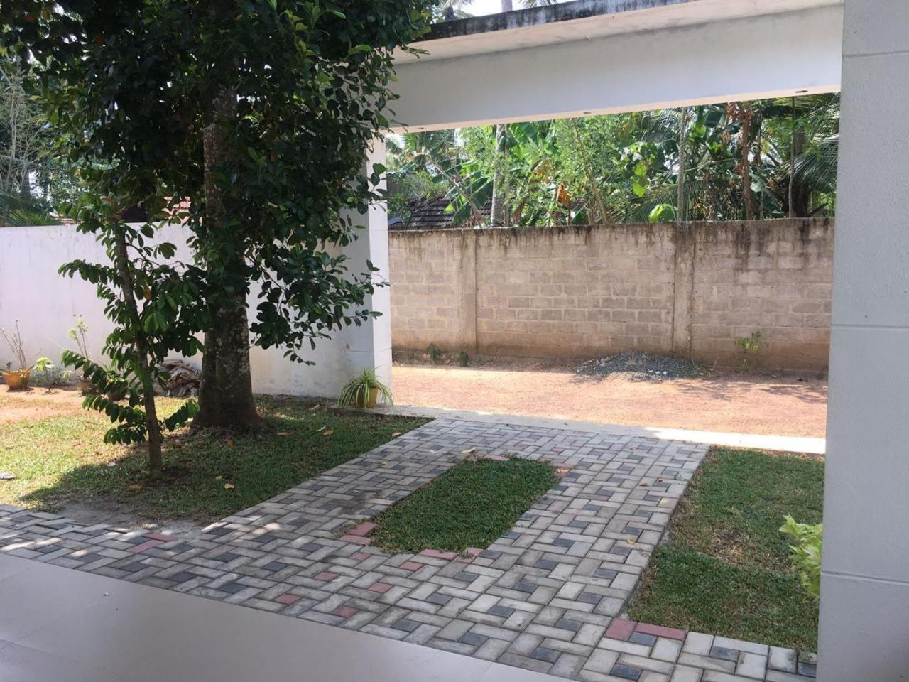 Bosadi Homestay 卡图纳耶克 外观 照片